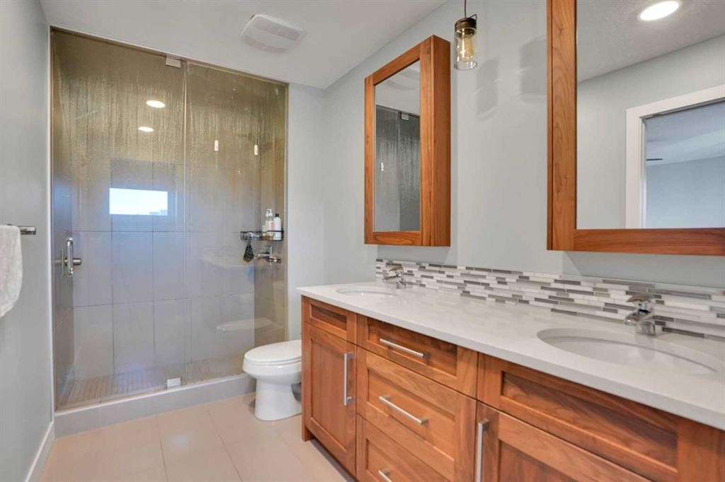 145 Marquis Common Se, Calgary, AB - Indoor Photo Showing Bathroom