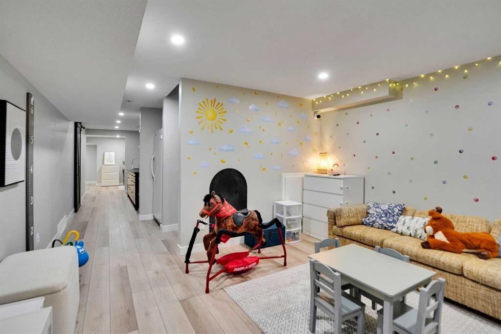 145 Marquis Common Se, Calgary, AB - Indoor