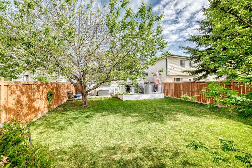 327 Hidden Ranch Circle Nw, Calgary, AB - Outdoor With Backyard