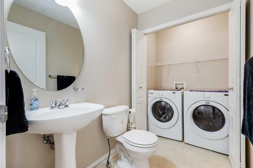 31 Taralake Gardens Ne, Calgary, AB - Indoor Photo Showing Laundry Room
