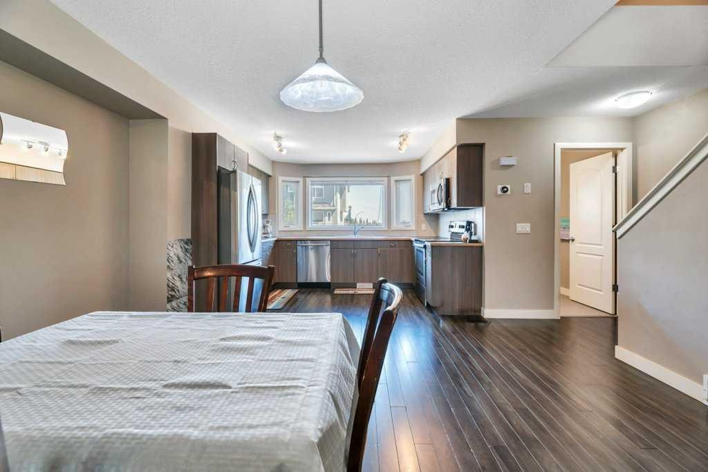 318 Strathcona Circle, Strathmore, AB - Indoor Photo Showing Dining Room