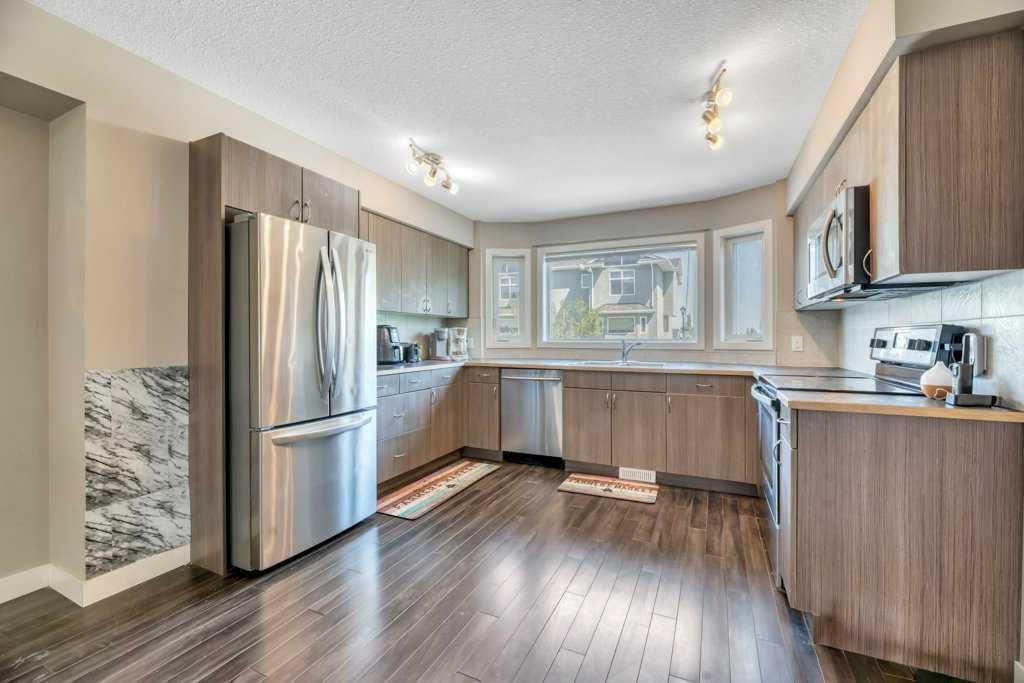 318 Strathcona Circle, Strathmore, AB - Indoor Photo Showing Kitchen