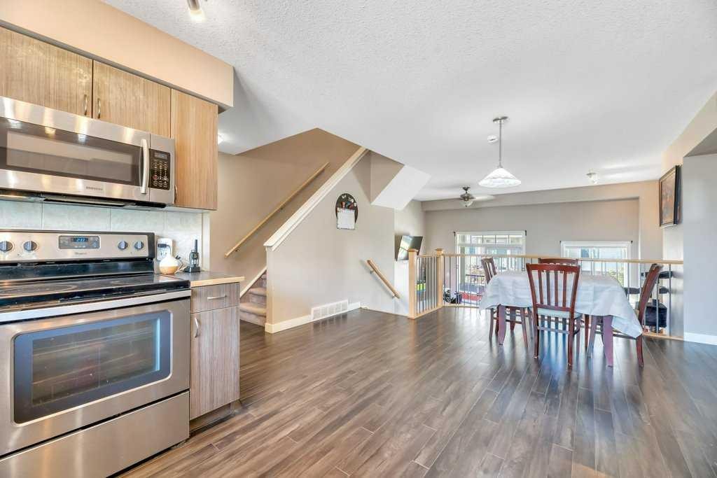 318 Strathcona Circle, Strathmore, AB - Indoor Photo Showing Kitchen
