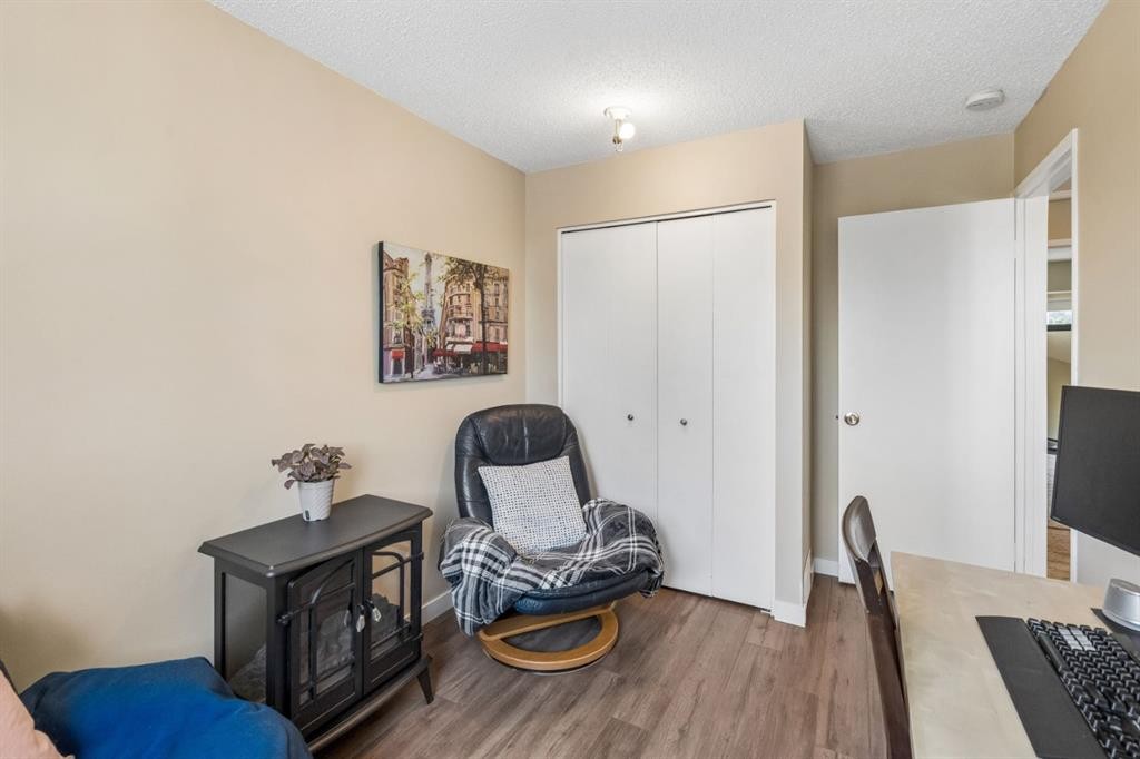 47 Cedargrove Way Sw, Calgary, AB - Indoor