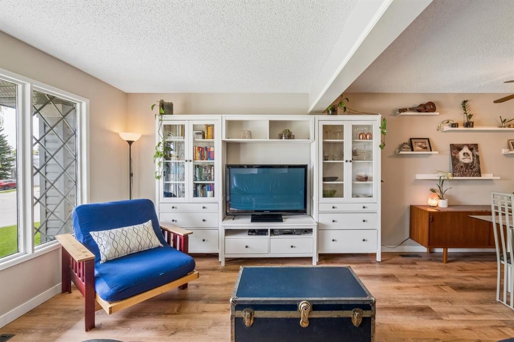 47 Cedargrove Way Sw, Calgary, AB - Indoor