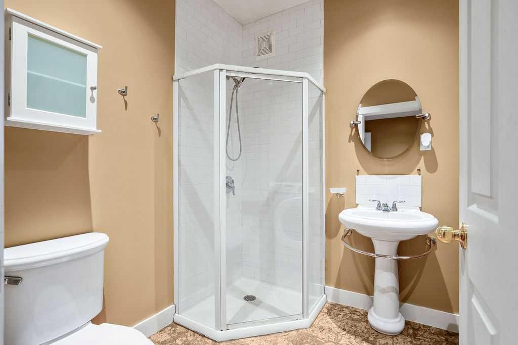 20 Covepark Close Ne, Calgary, AB - Indoor Photo Showing Bathroom