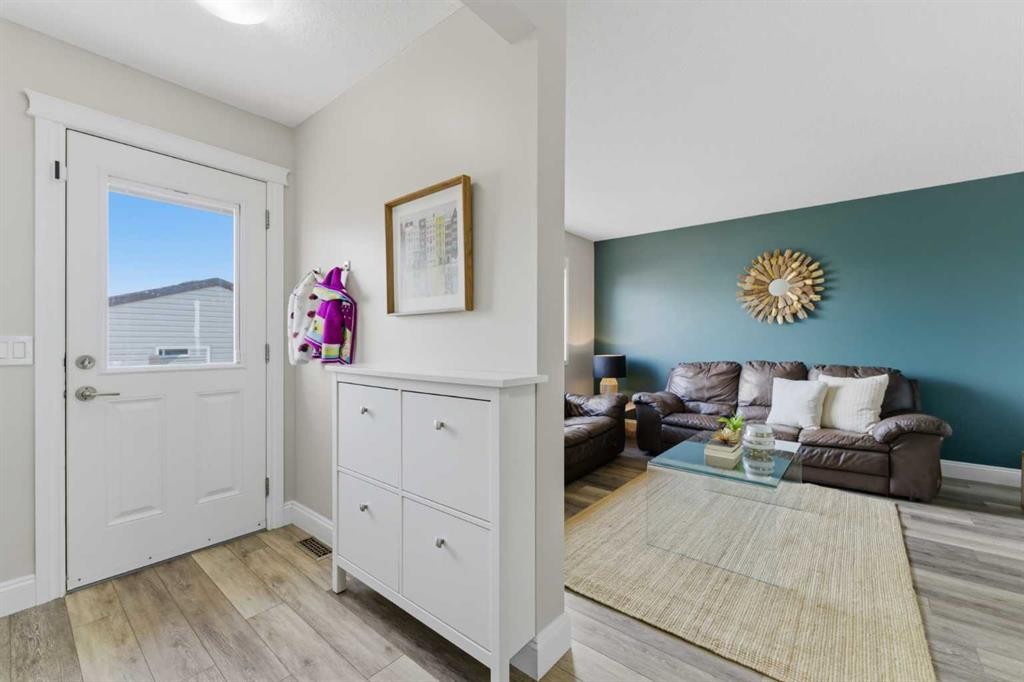394 Copperpond Boulevard Se, Calgary, AB - Indoor