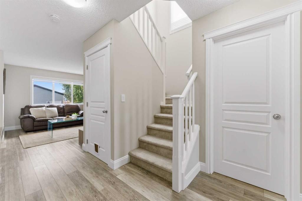 394 Copperpond Boulevard Se, Calgary, AB - Indoor Photo Showing Other Room