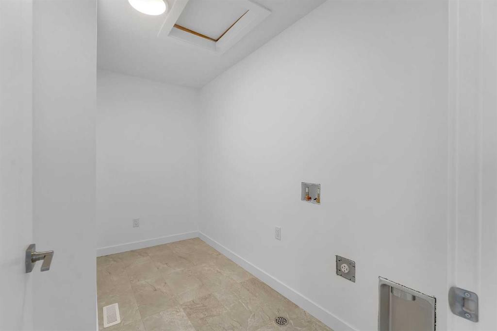 416 Watercrest Place, Chestermere, AB - Indoor Photo Showing Other Room