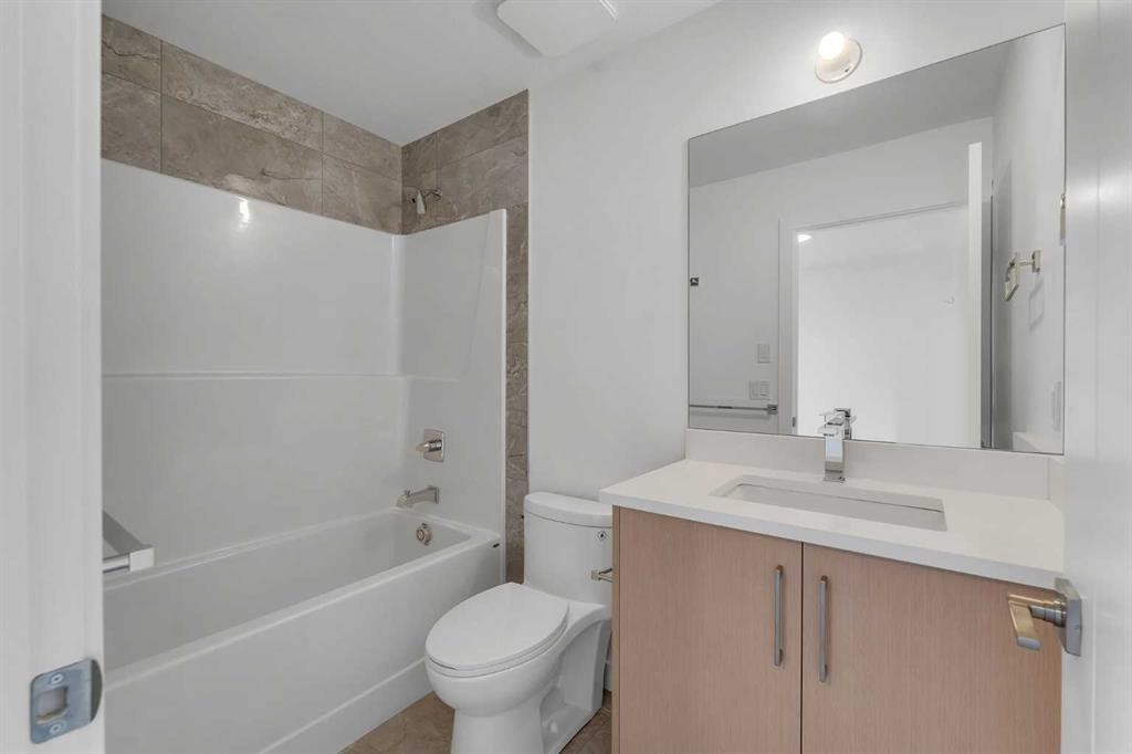 416 Watercrest Place, Chestermere, AB - Indoor Photo Showing Bathroom