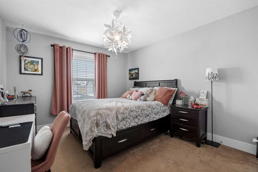 184 Magenta Crescent, Chestermere, AB - Indoor Photo Showing Bedroom