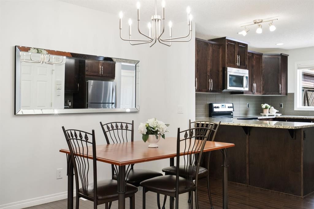 54 Legacy Common Se, Calgary, AB - Indoor Photo Showing Dining Room