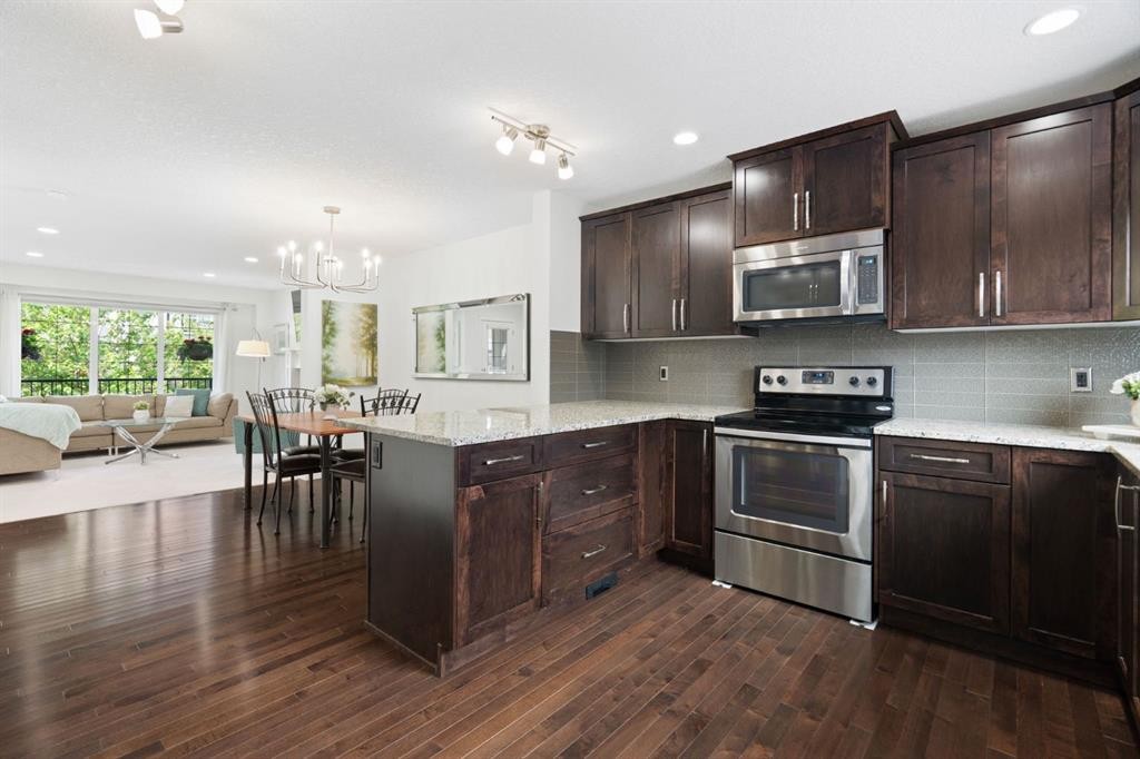 54 Legacy Common Se, Calgary, AB - Indoor Photo Showing Kitchen With Upgraded Kitchen