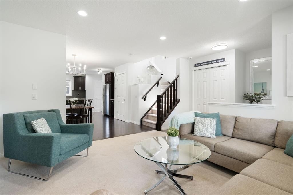 54 Legacy Common Se, Calgary, AB - Indoor Photo Showing Living Room