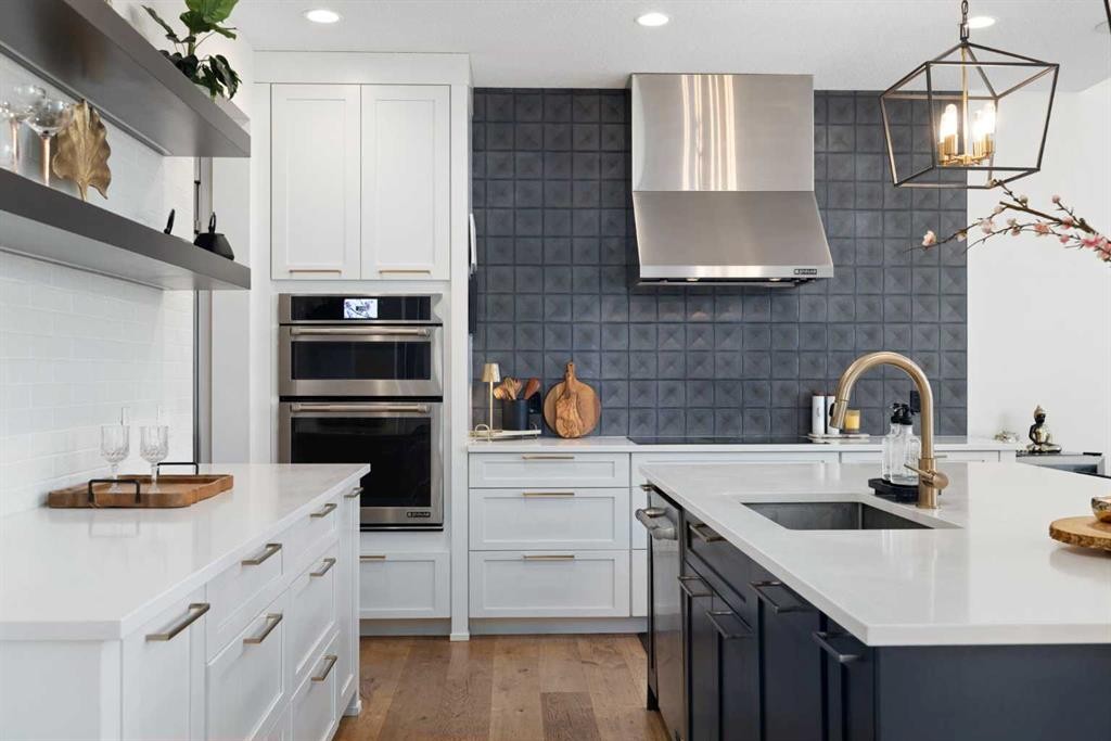13 Shawnee Heath Sw, Calgary, AB - Indoor Photo Showing Kitchen With Upgraded Kitchen