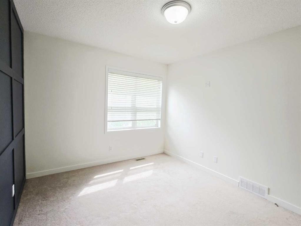 210 Prestwick Circle Se, Calgary, AB - Indoor Photo Showing Other Room