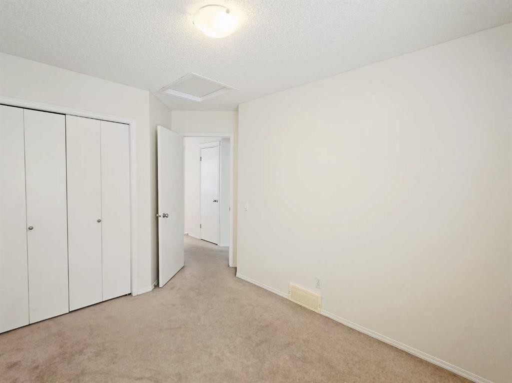 210 Prestwick Circle Se, Calgary, AB - Indoor Photo Showing Other Room