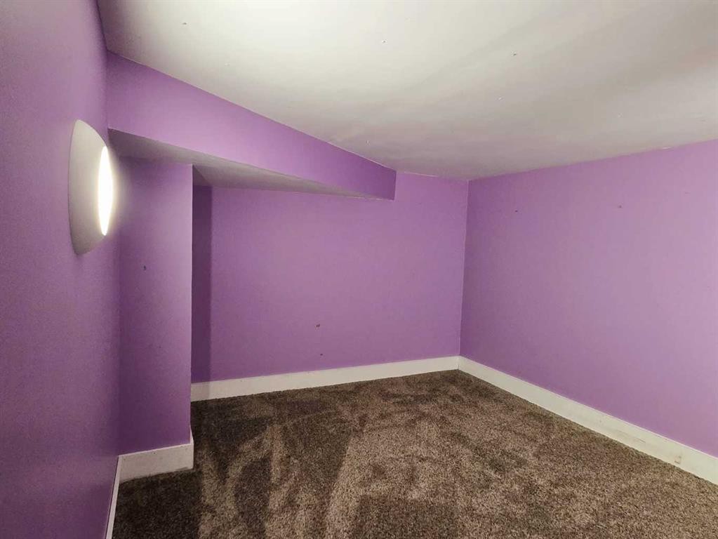 210 Prestwick Circle Se, Calgary, AB - Indoor Photo Showing Other Room