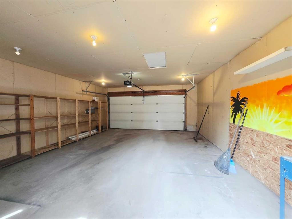 210 Prestwick Circle Se, Calgary, AB - Indoor Photo Showing Garage