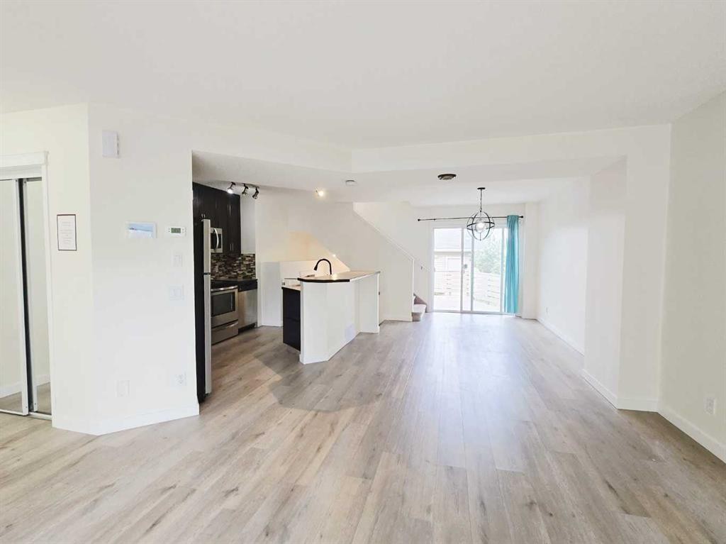 210 Prestwick Circle Se, Calgary, AB - Indoor