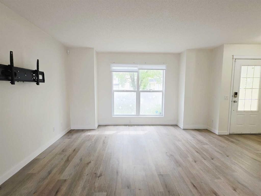 210 Prestwick Circle Se, Calgary, AB - Indoor Photo Showing Other Room