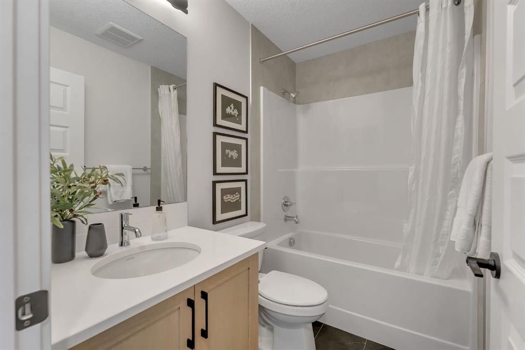 445 Lewiston Landing Ne, Calgary, AB - Indoor Photo Showing Bathroom