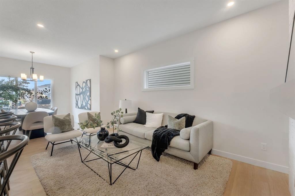 445 Lewiston Landing Ne, Calgary, AB - Indoor Photo Showing Living Room