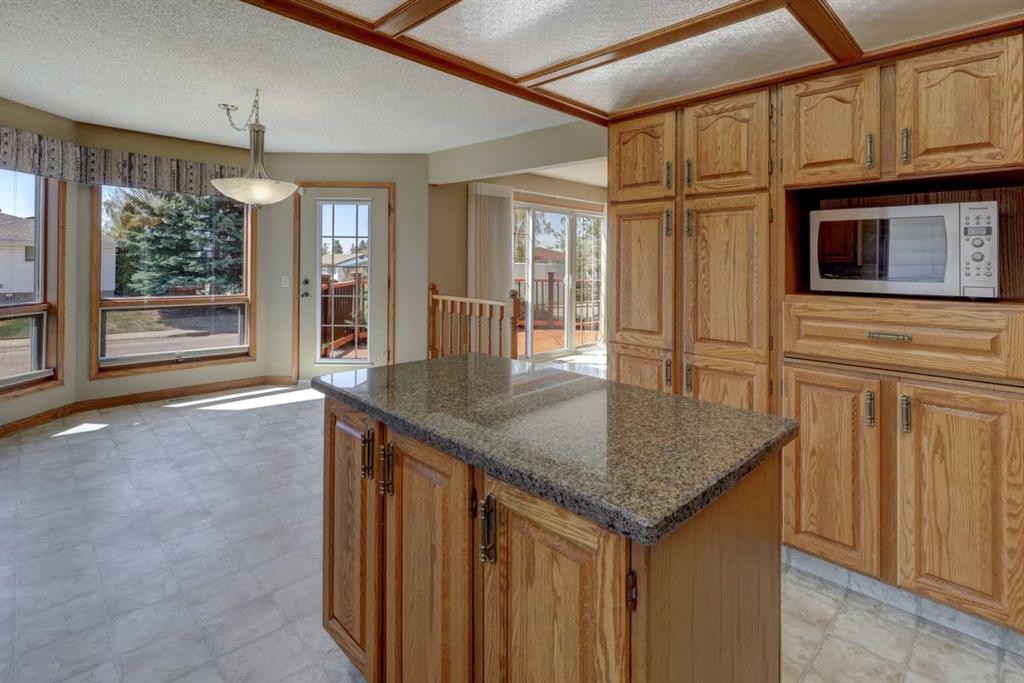 2328 Munro Drive Ne, Calgary, AB - Indoor Photo Showing Kitchen