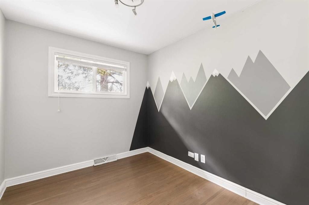 5615 20 Street Sw, Calgary, AB - Indoor Photo Showing Other Room