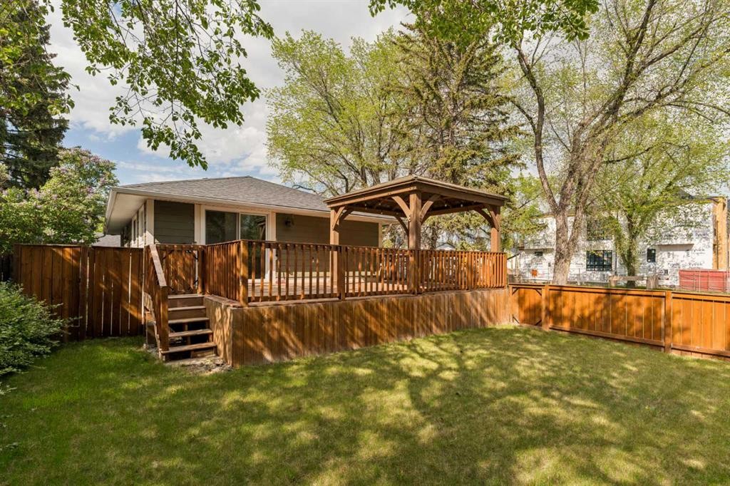5615 20 Street Sw, Calgary, AB - Outdoor