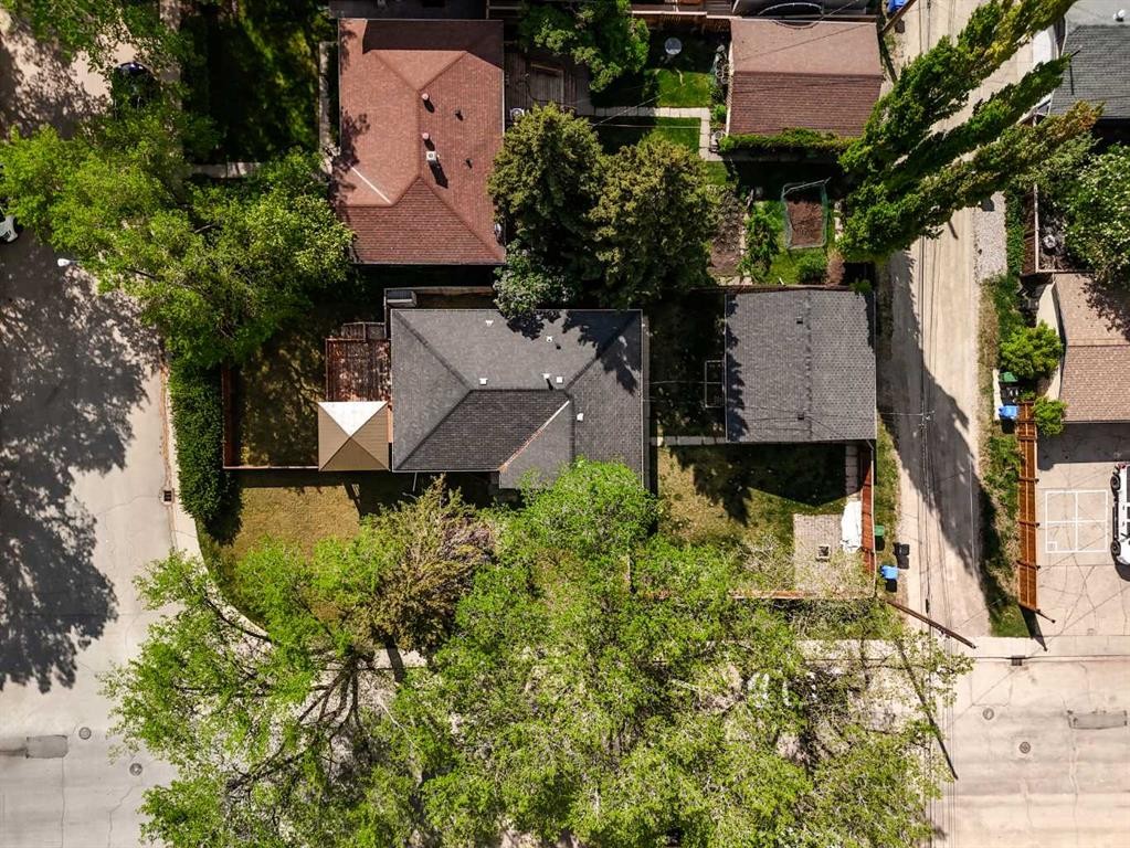 5615 20 Street Sw, Calgary, AB - Outdoor