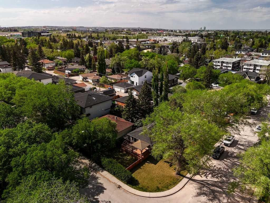 5615 20 Street Sw, Calgary, AB - Outdoor With View