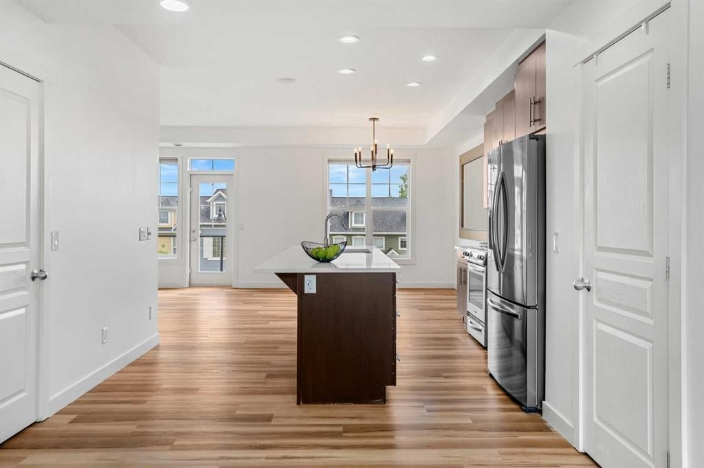 357 Mckenzie Towne Gate Se, Calgary, AB
