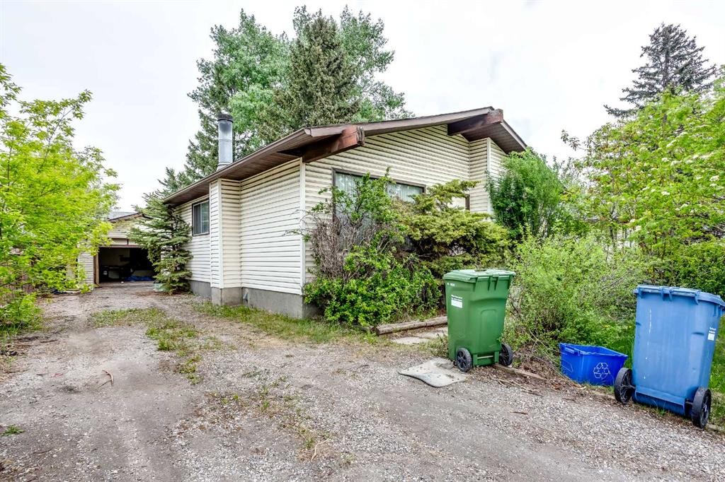 608 Aboyne Crescent Ne, Calgary, AB - Outdoor