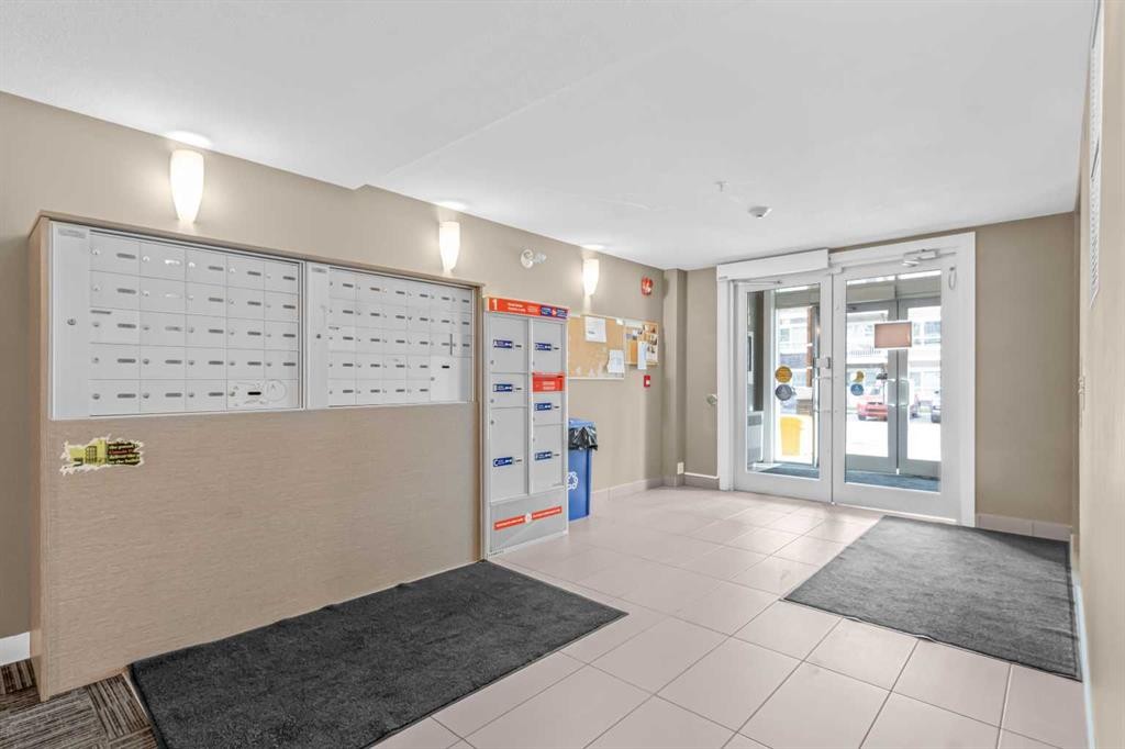 5404-302 Skyview Ranch Drive Ne, Calgary, AB - Indoor Photo Showing Other Room