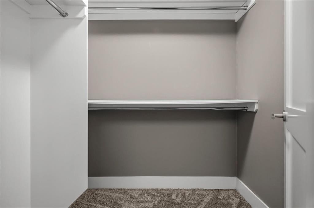 449 28 Avenue Nw, Calgary, AB - Indoor With Storage
