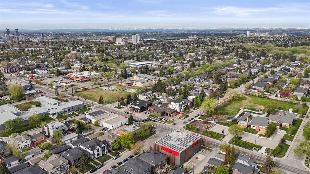 449 28 Avenue Nw, Calgary, AB - Outdoor With View