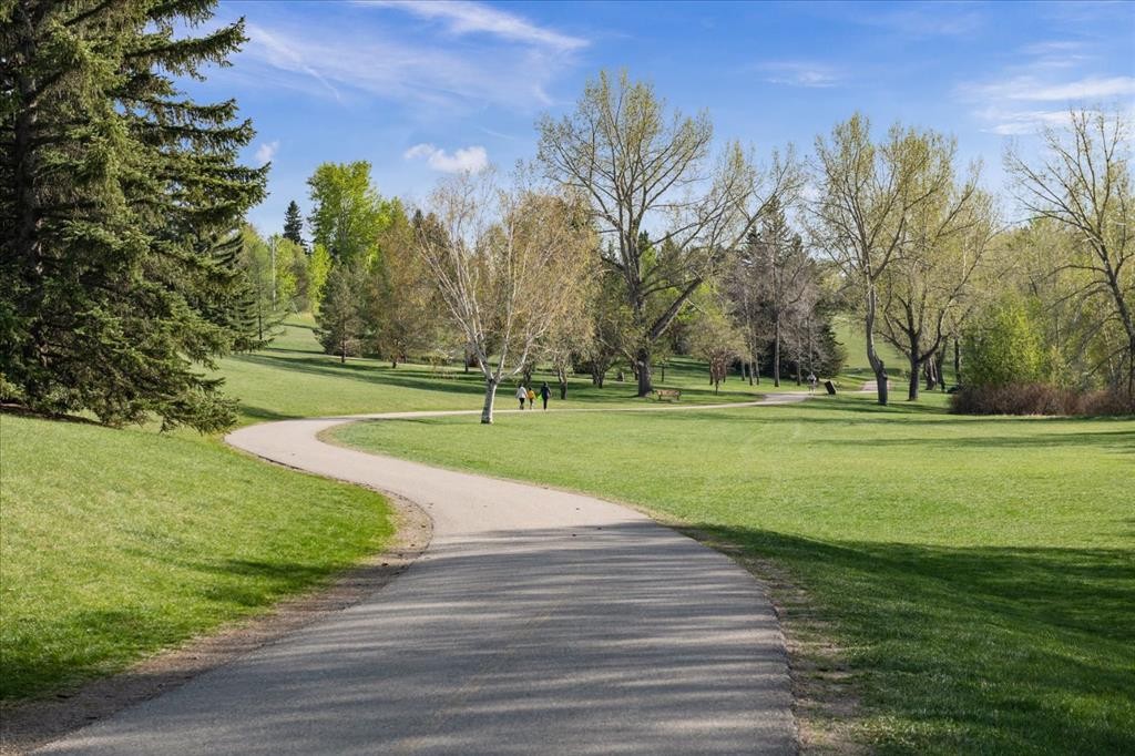 449 28 Avenue Nw, Calgary, AB - Outdoor With View