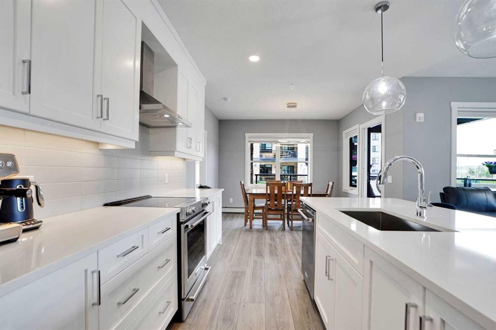 105-55 Wolf Hollow Crescent Se, Calgary, AB - Indoor Photo Showing Kitchen With Upgraded Kitchen