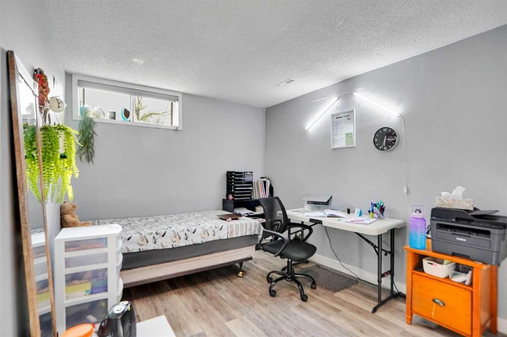 168 Castlebrook Drive Ne, Calgary, AB - Indoor