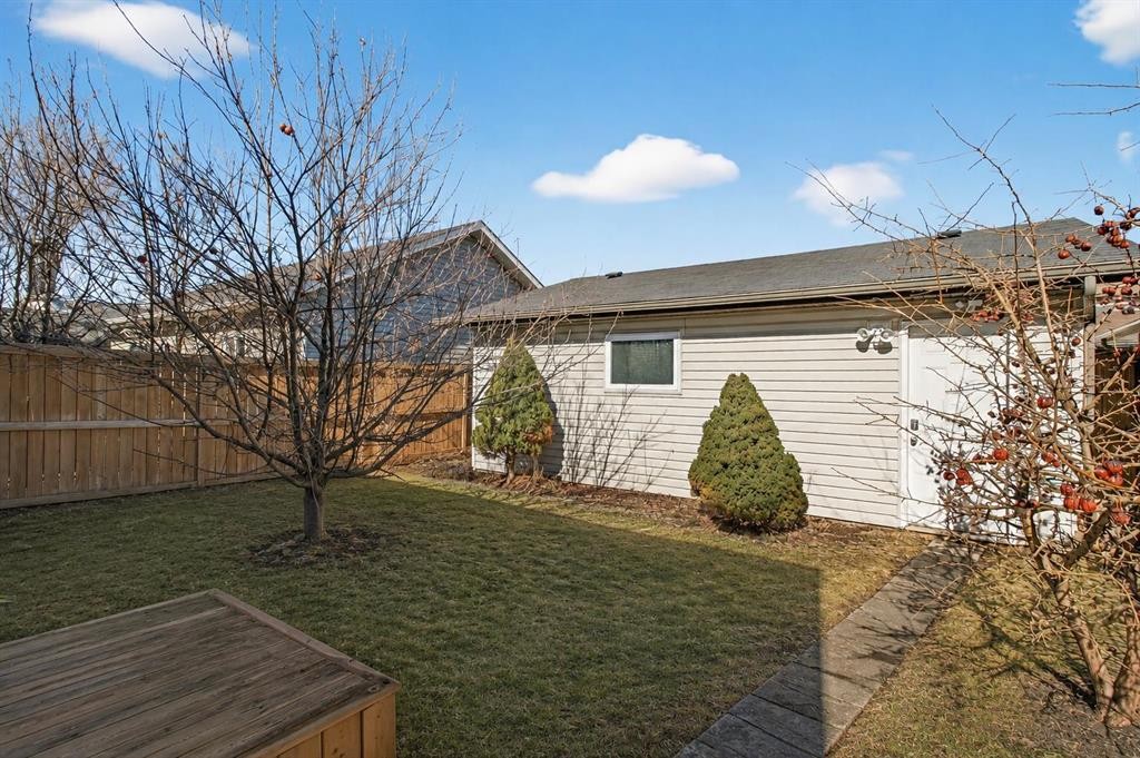 28 Elgin View Se, Calgary, AB - Outdoor