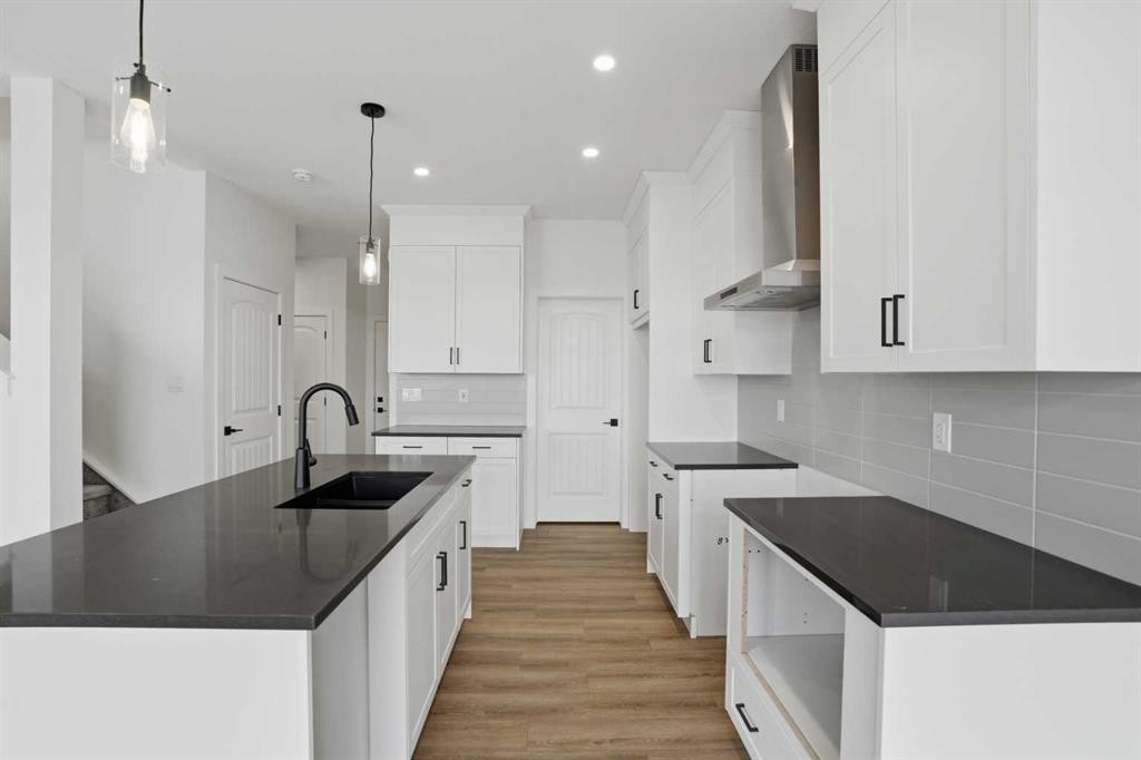 307 Dawson Dock Way, Chestermere, AB - Indoor Photo Showing Kitchen With Double Sink With Upgraded Kitchen