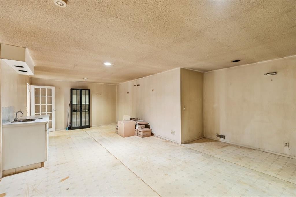 1132 Hunterston Hill Nw, Calgary, AB - Indoor
