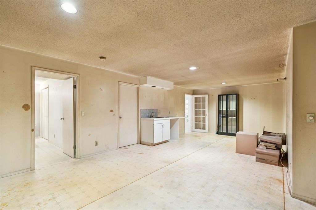 1132 Hunterston Hill Nw, Calgary, AB - Indoor