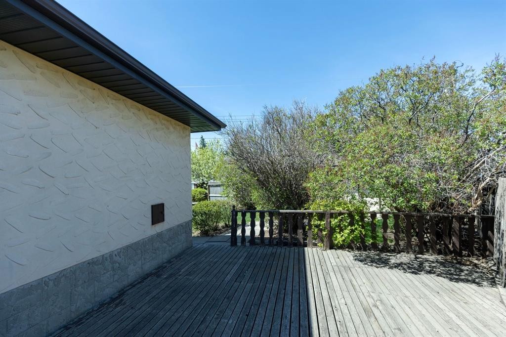 1132 Hunterston Hill Nw, Calgary, AB - Outdoor