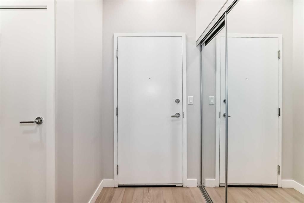 2105-1234 5 Avenue Nw, Calgary, AB - Indoor Photo Showing Other Room