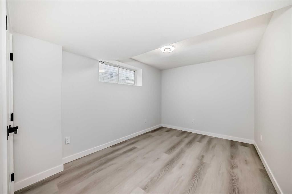114 Autumn Circle Se, Calgary, AB - Indoor Photo Showing Other Room
