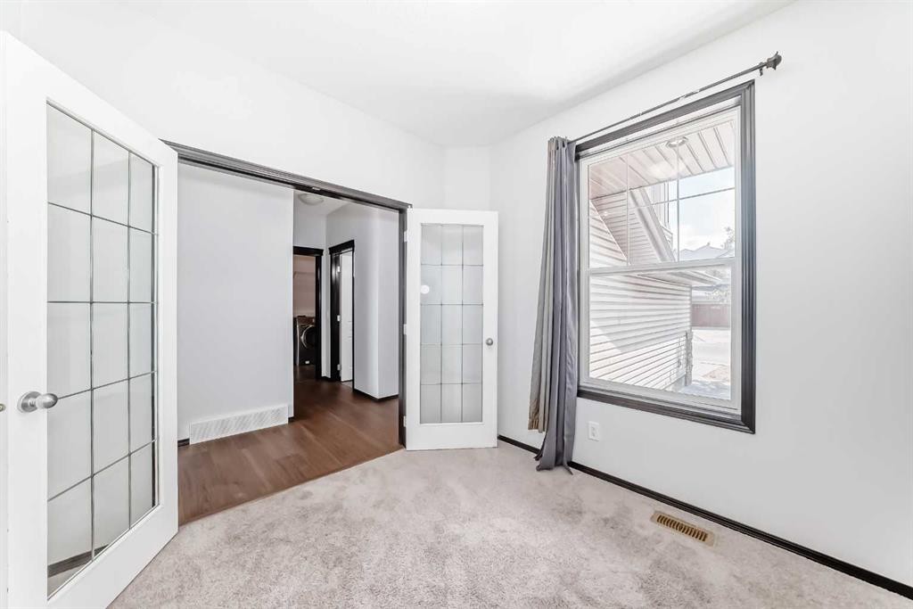 114 Autumn Circle Se, Calgary, AB - Indoor Photo Showing Other Room