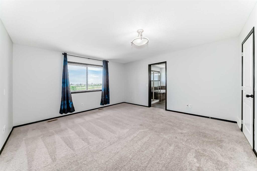 114 Autumn Circle Se, Calgary, AB - Indoor Photo Showing Other Room