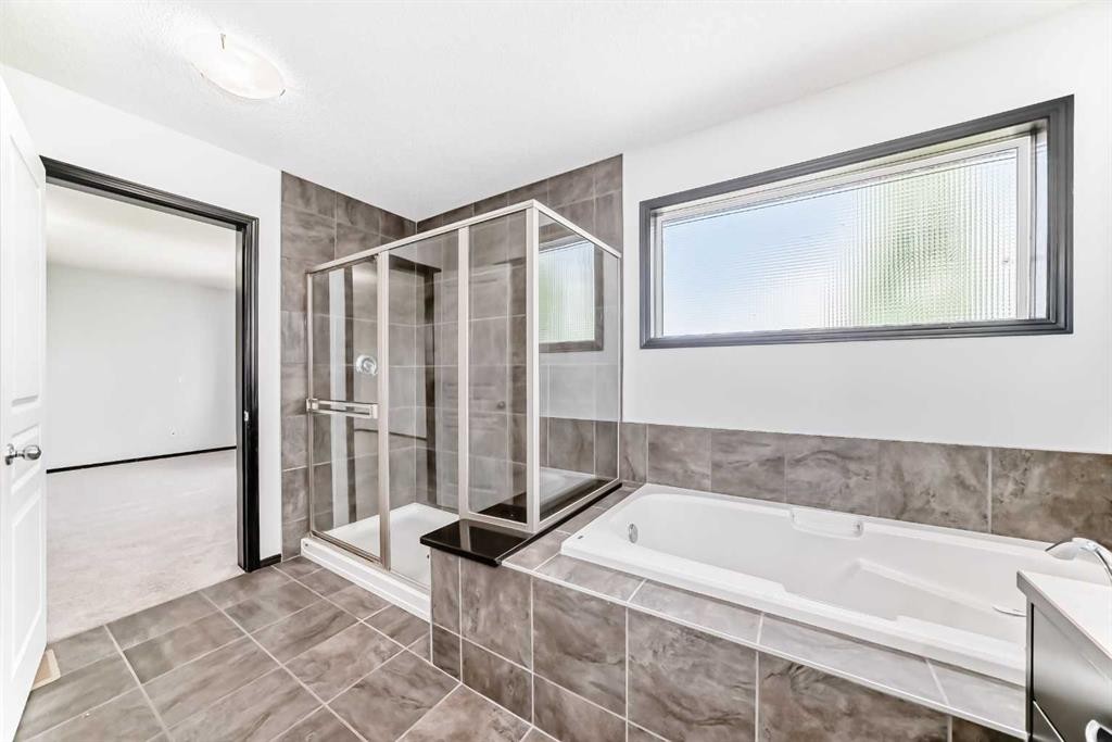 114 Autumn Circle Se, Calgary, AB - Indoor Photo Showing Bathroom